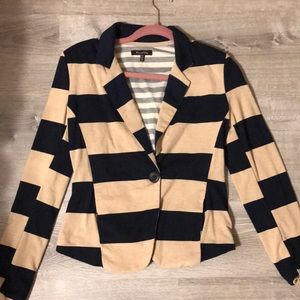 Max and Riley blazer w padded shoulders